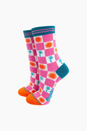 Palm Tree Sun Checkerboard Bamboo Socks in Pink