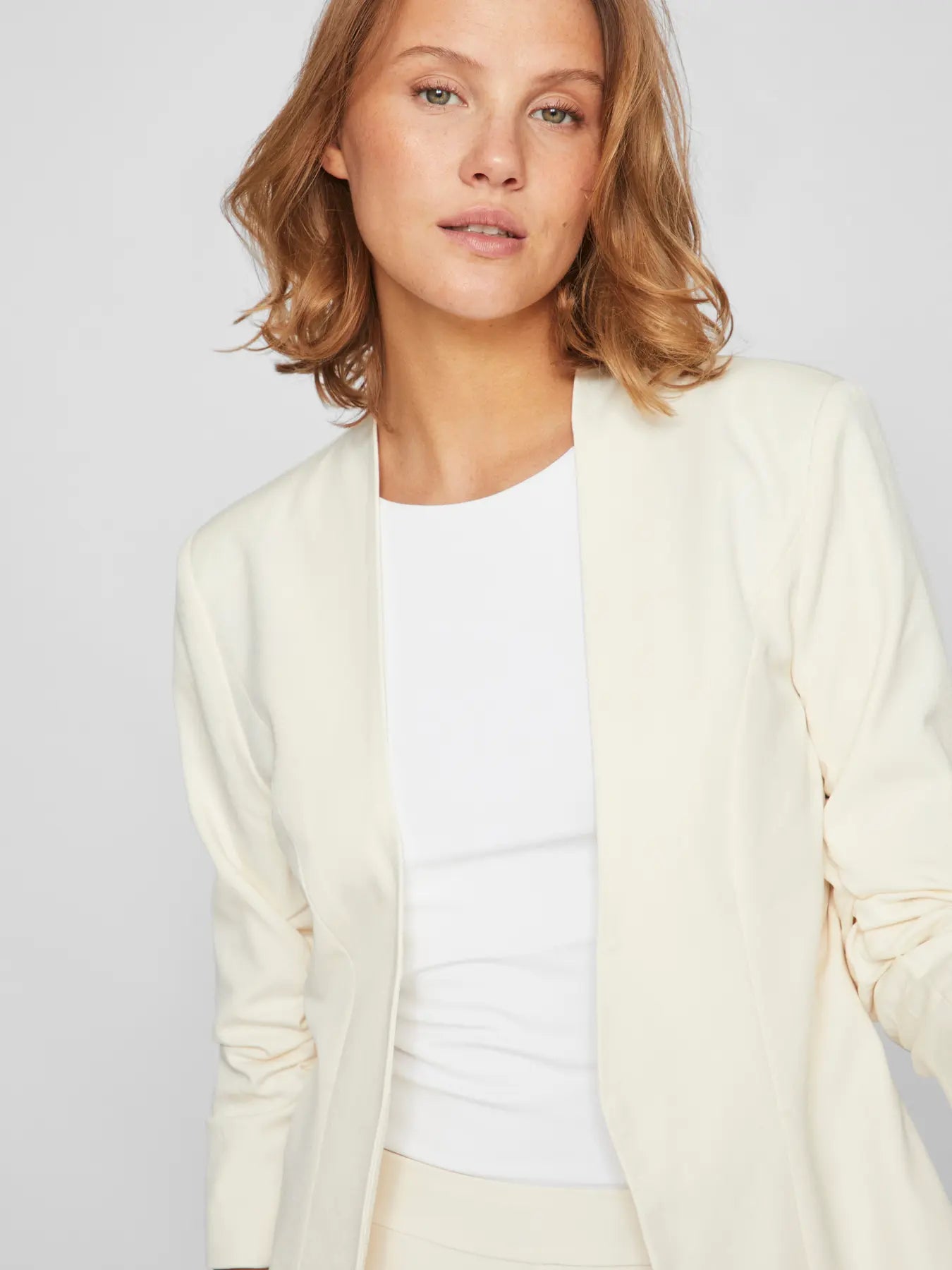Her Blazer with Ruched Sleeves Cream