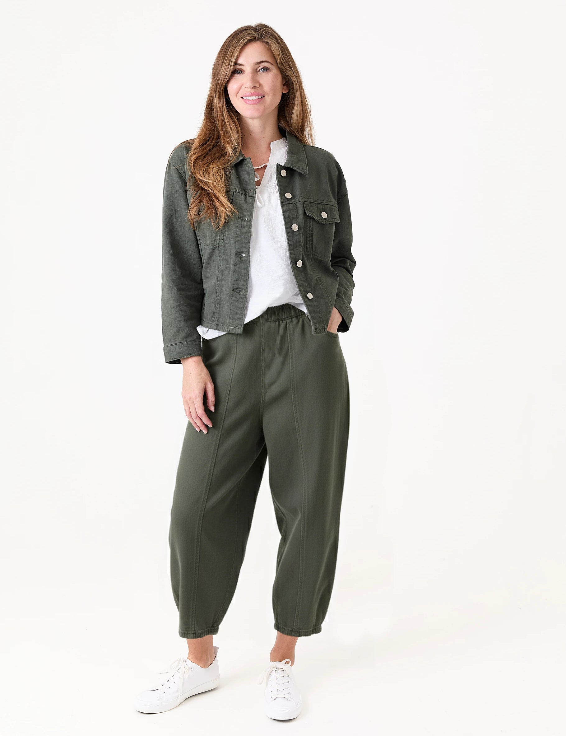 AA0478_KHAKI_FrontBody_Full.webp