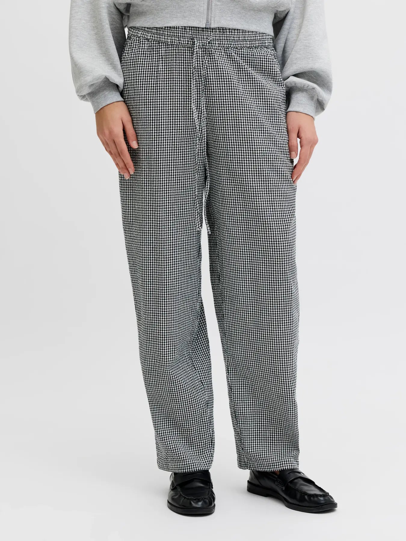 Zoe Seersucker Drawstring Barrel Pant