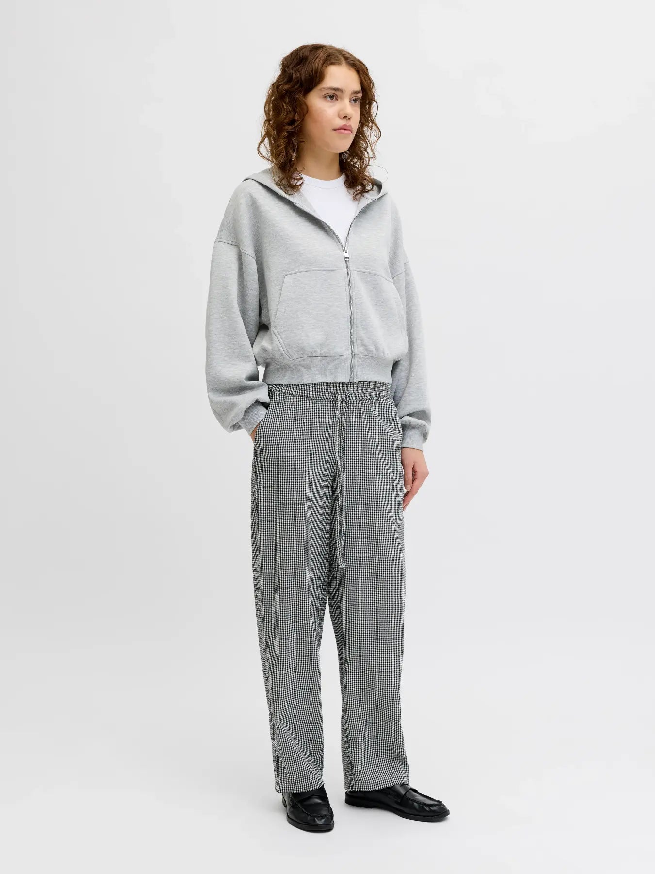 Zoe Seersucker Drawstring Barrel Pant