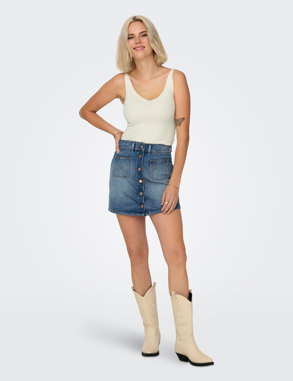 JDY_SpringSummer2020_3115768_15180497_3.jpg