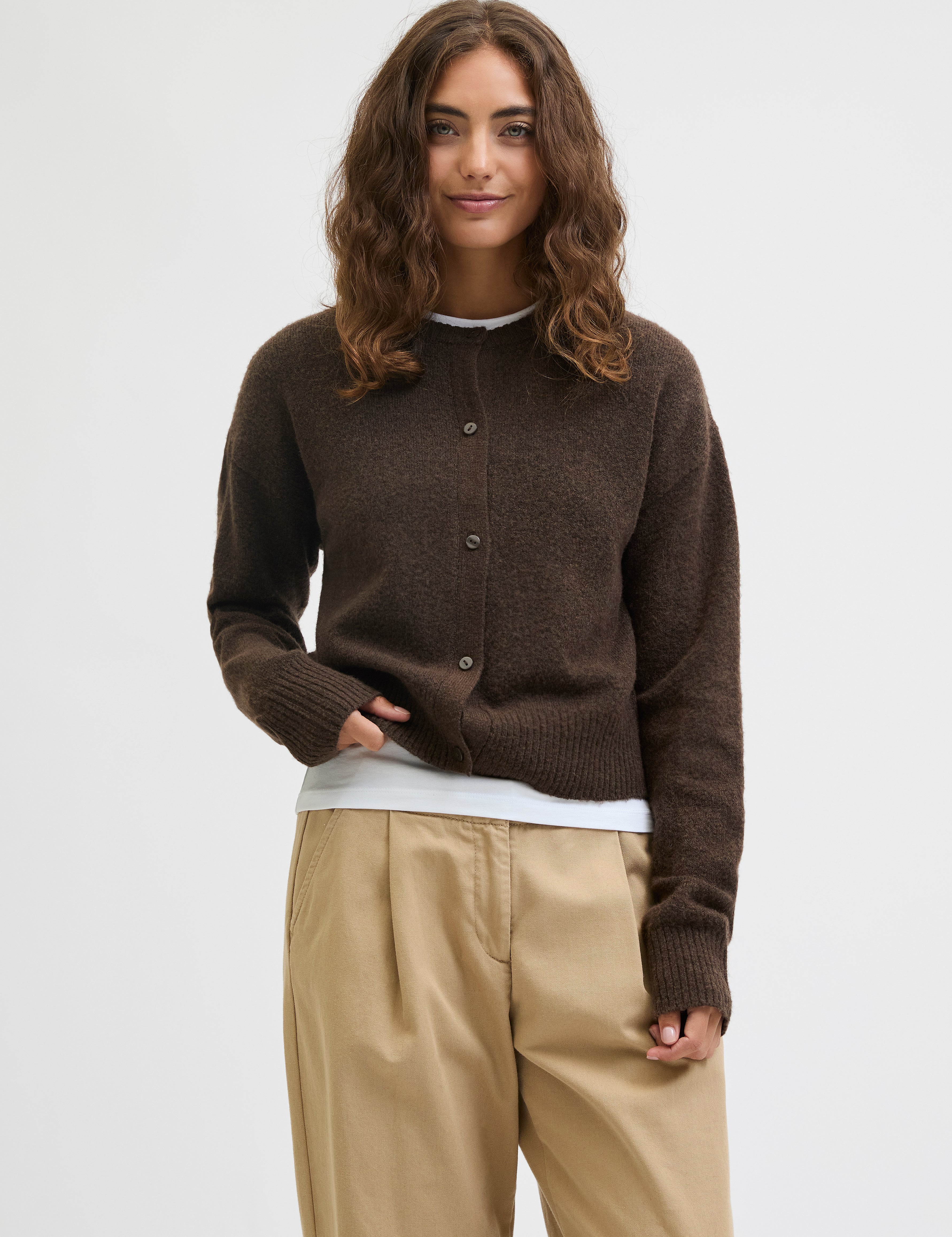 JJXX_SpringSummer2024_4791945_12269779_3.jpg