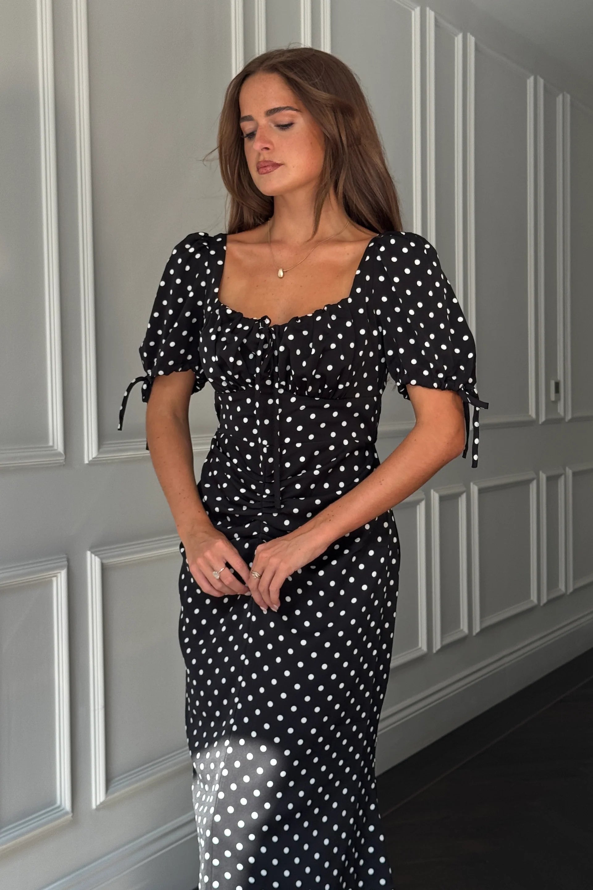 Dove Ruched Detail Midi Dress – Spot Print