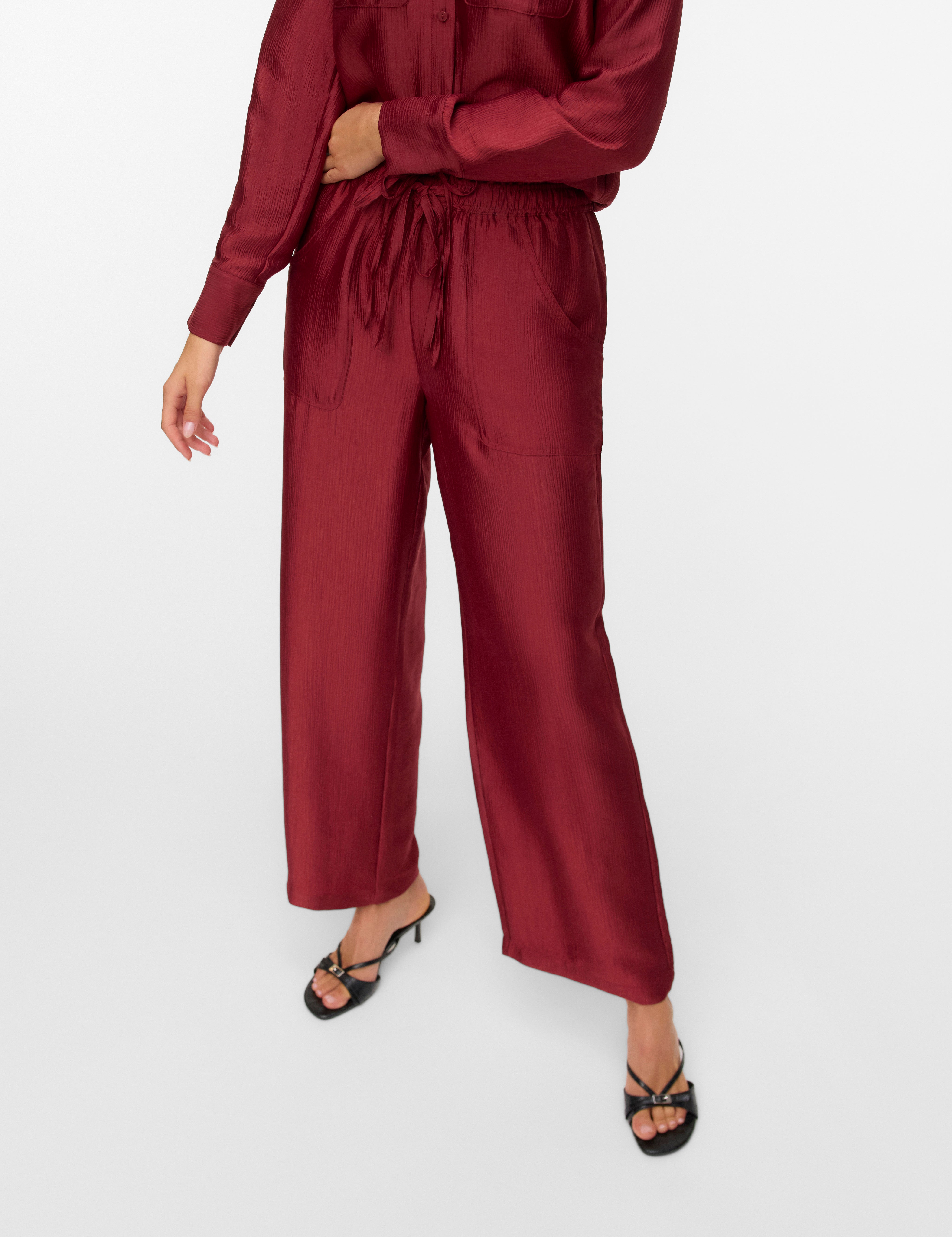 VERO-MODA_SpringSummer2025_4834570_10329454_3.jpg