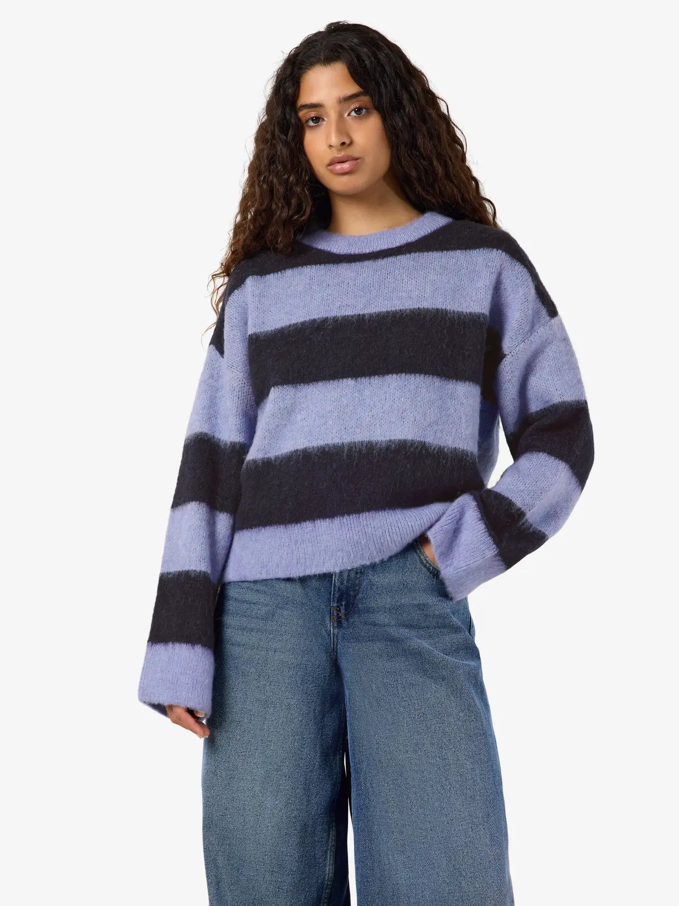 Soff Stripe O-neck Knit Jumper