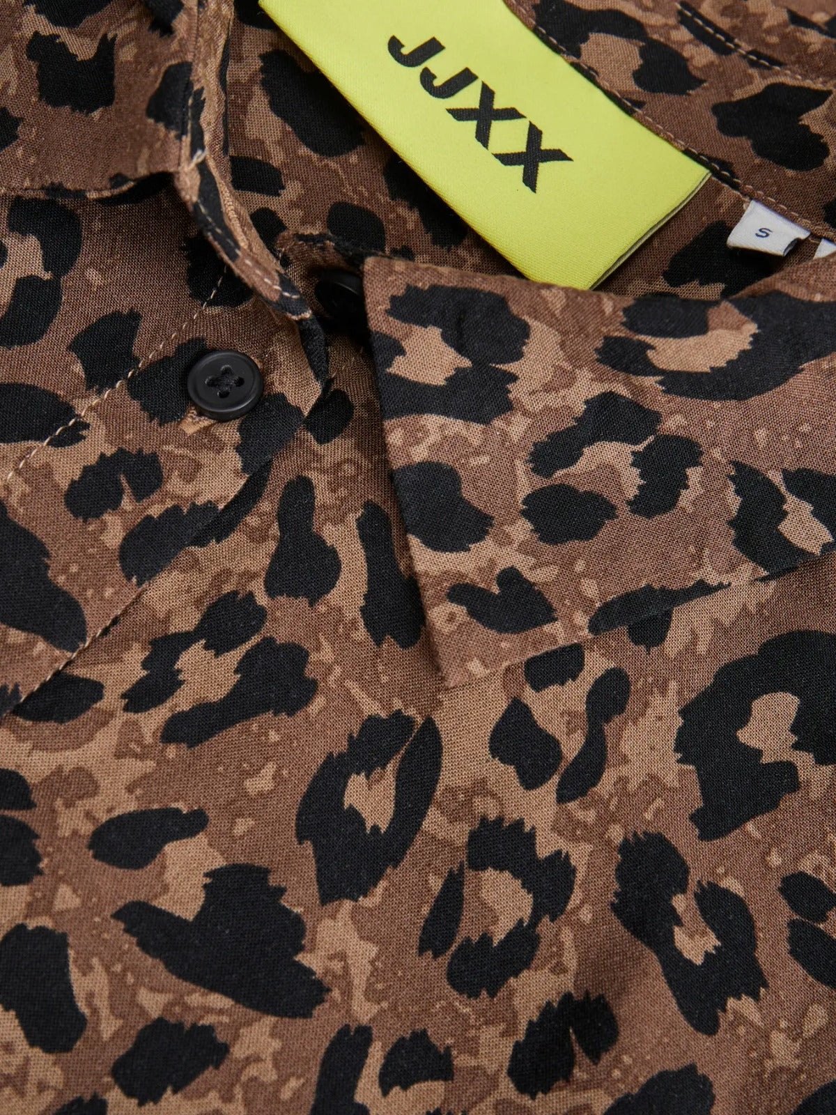 Mira Macy Leopard Resort Shirt