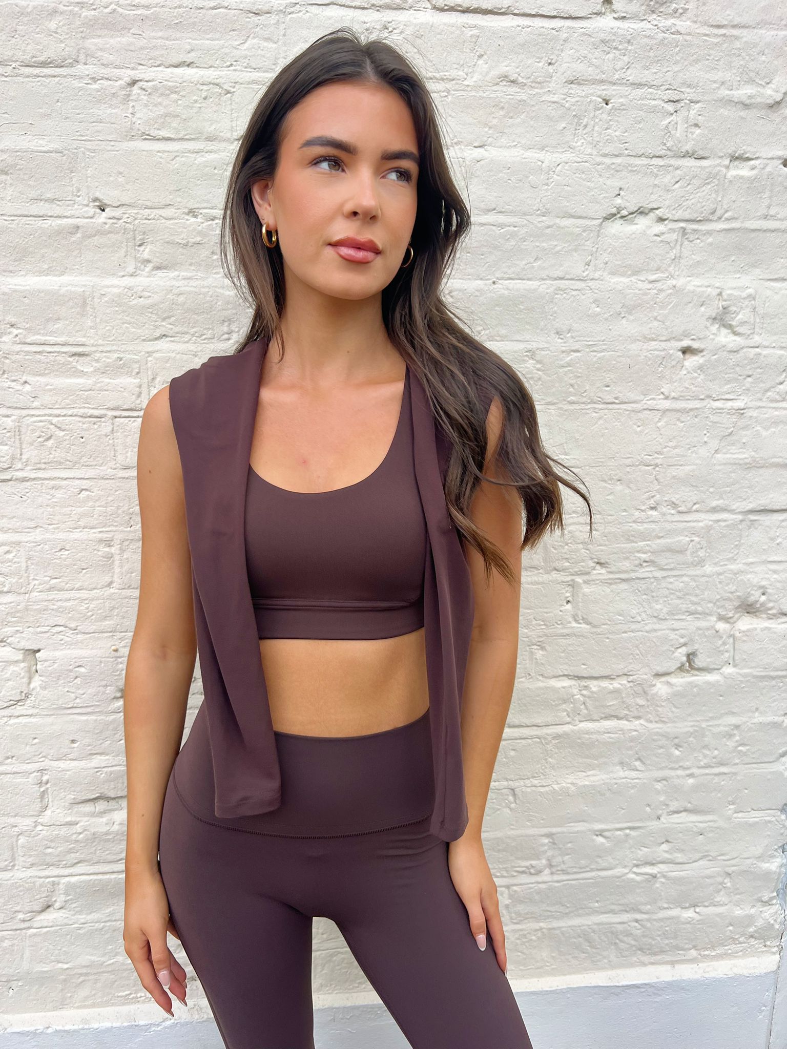 AGON Signature Espresso Cross-Back Crop-Top
