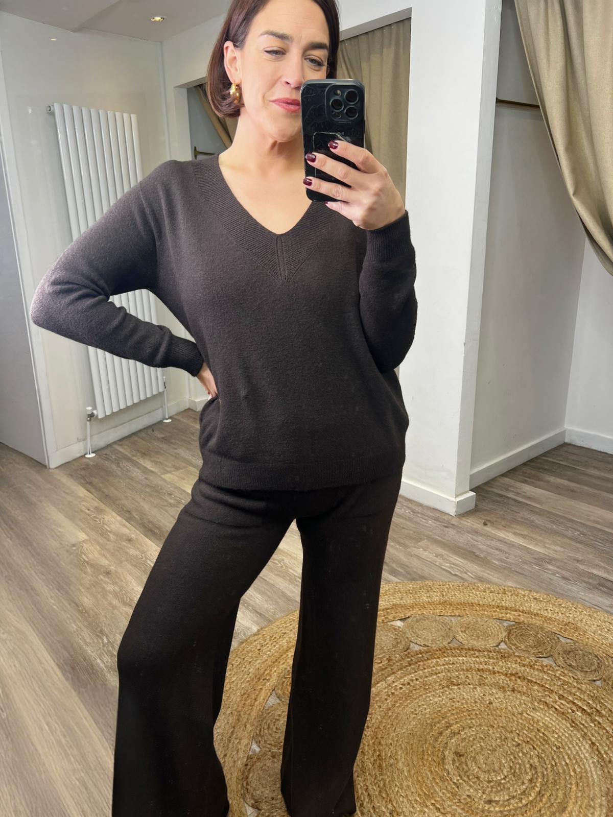 Ella Brown V-neck Knit Jumper