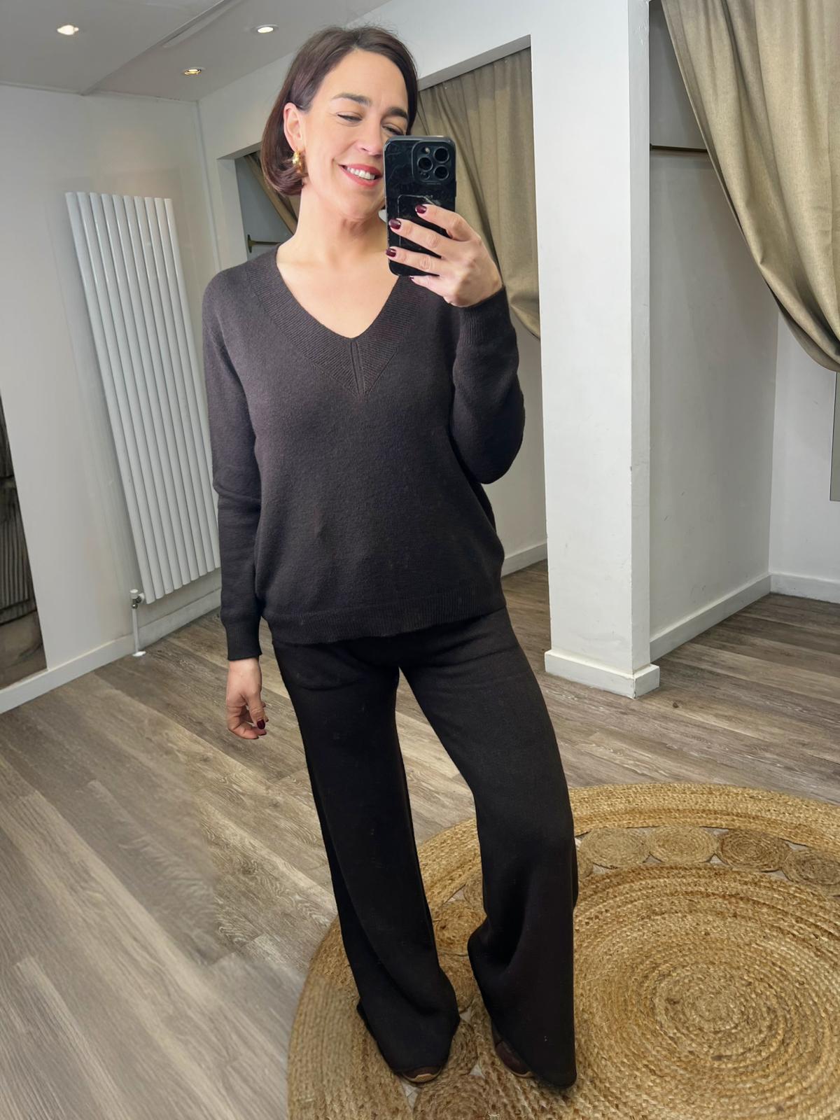 Ella Brown V-neck Knit Jumper