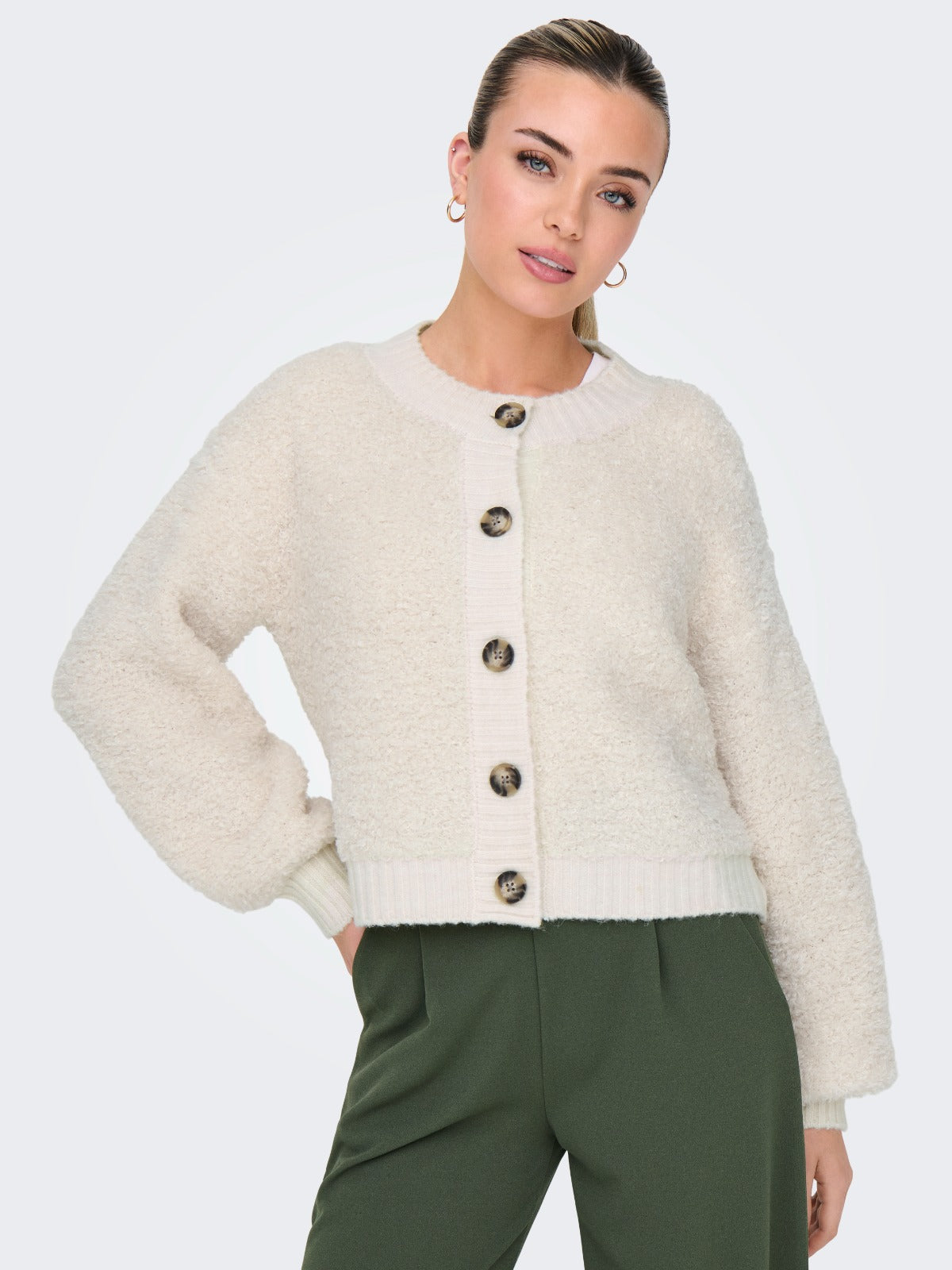 Eira Fluffy Cream O-neck Cardigan