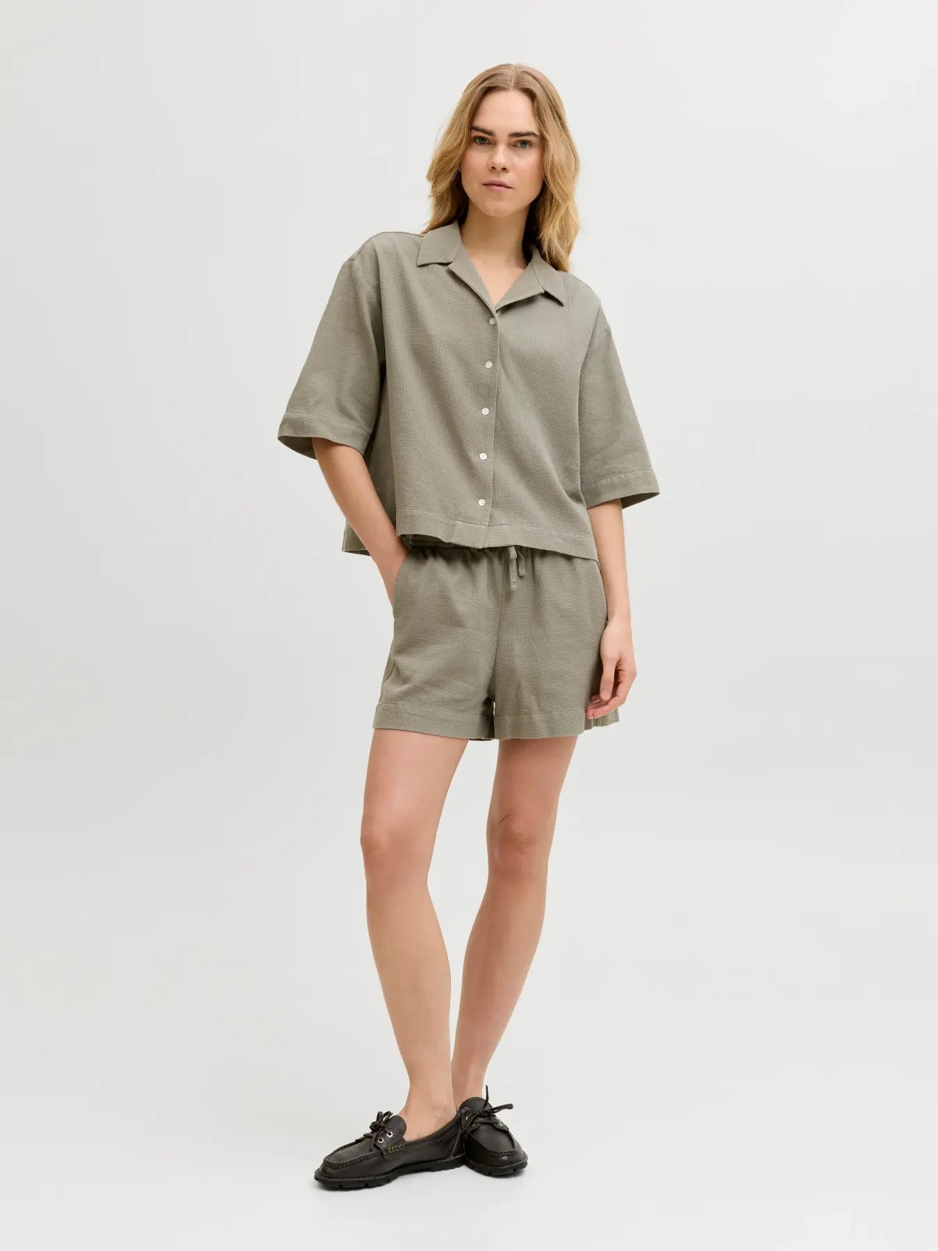 Global Waffle Resort Shirt Taupe