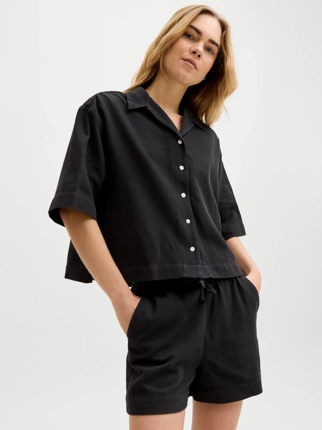 Global Waffle Shorts Black