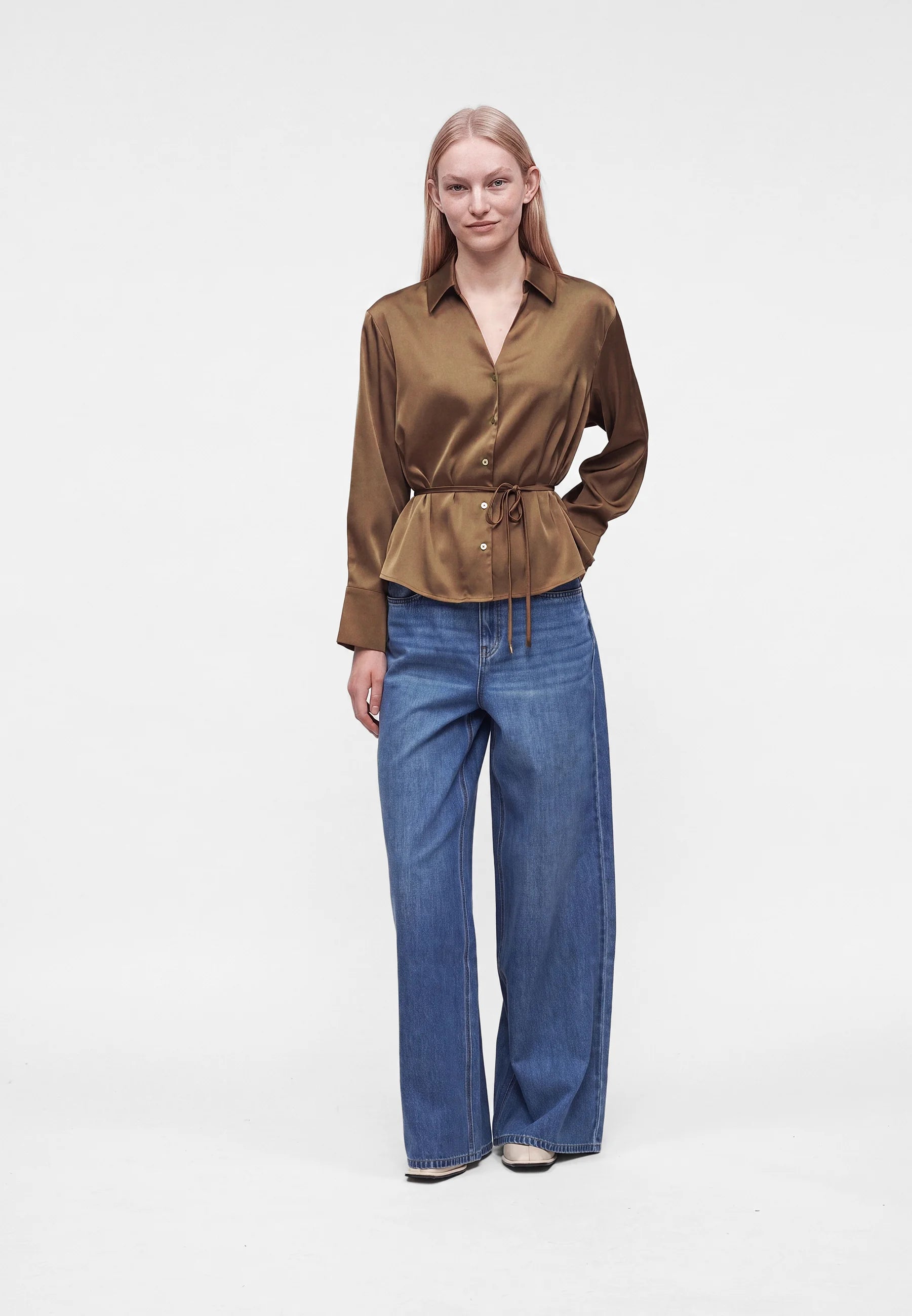 Aria V-neck Waisted Blouse Gold