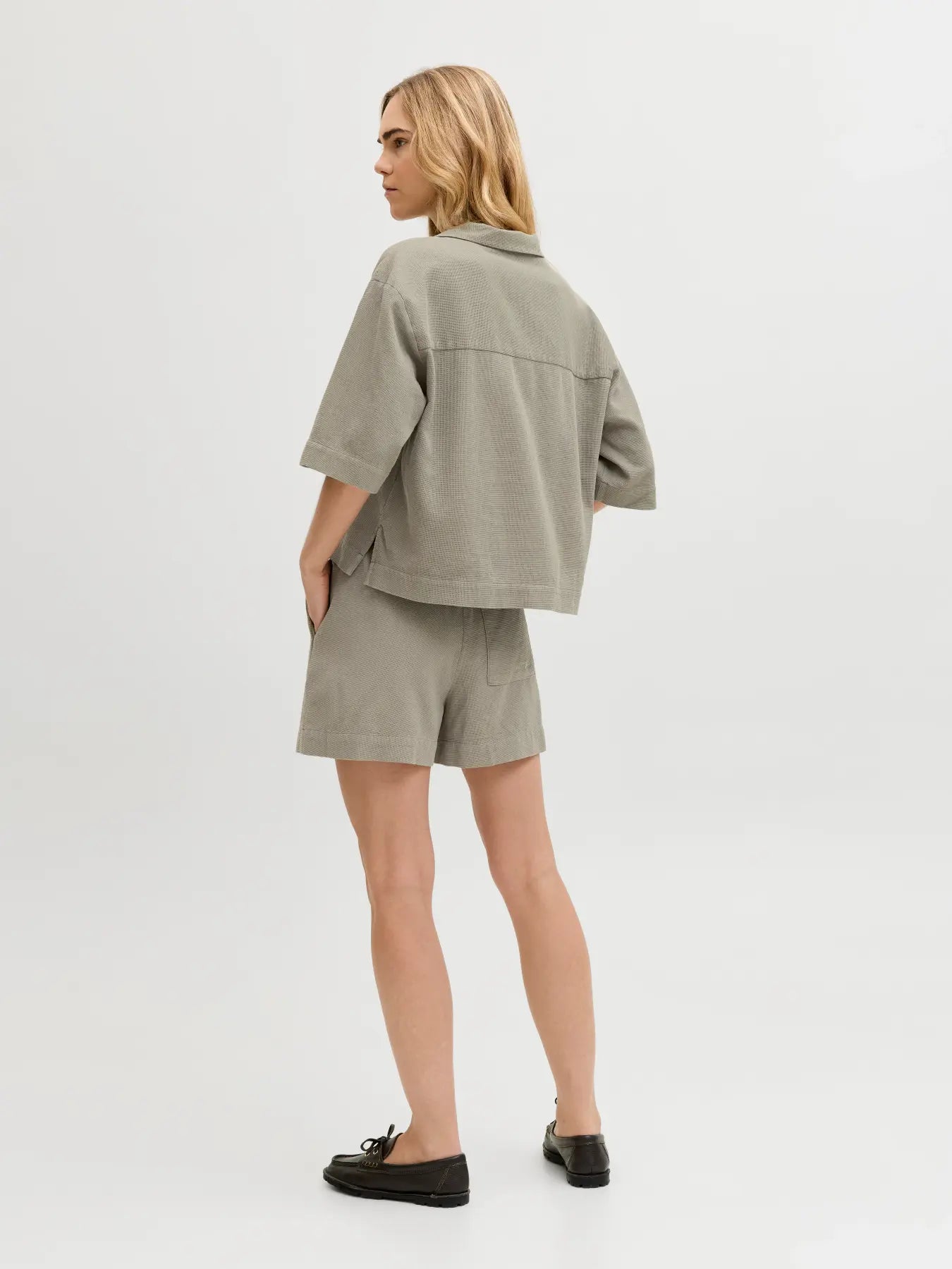 Global Waffle Shorts Taupe