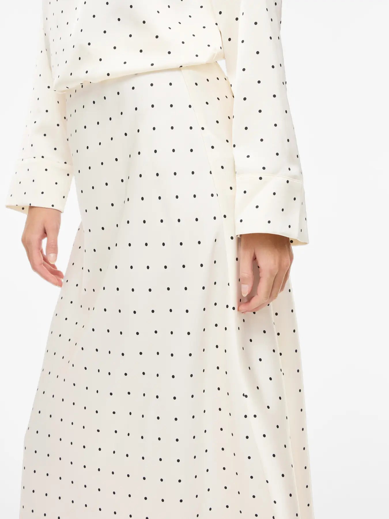 Viellette White Spot Satin Midi Skirt
