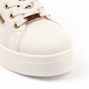Presley White Trainer