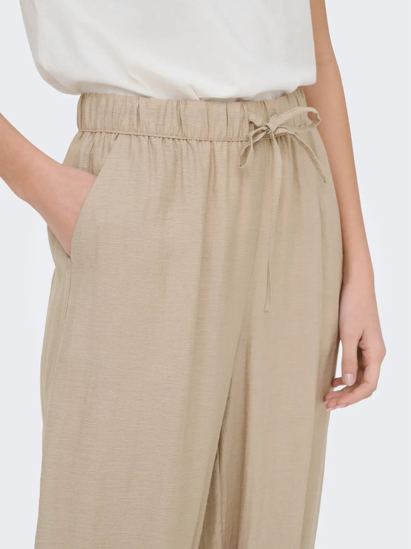 Elly Balloon Ankle Pant