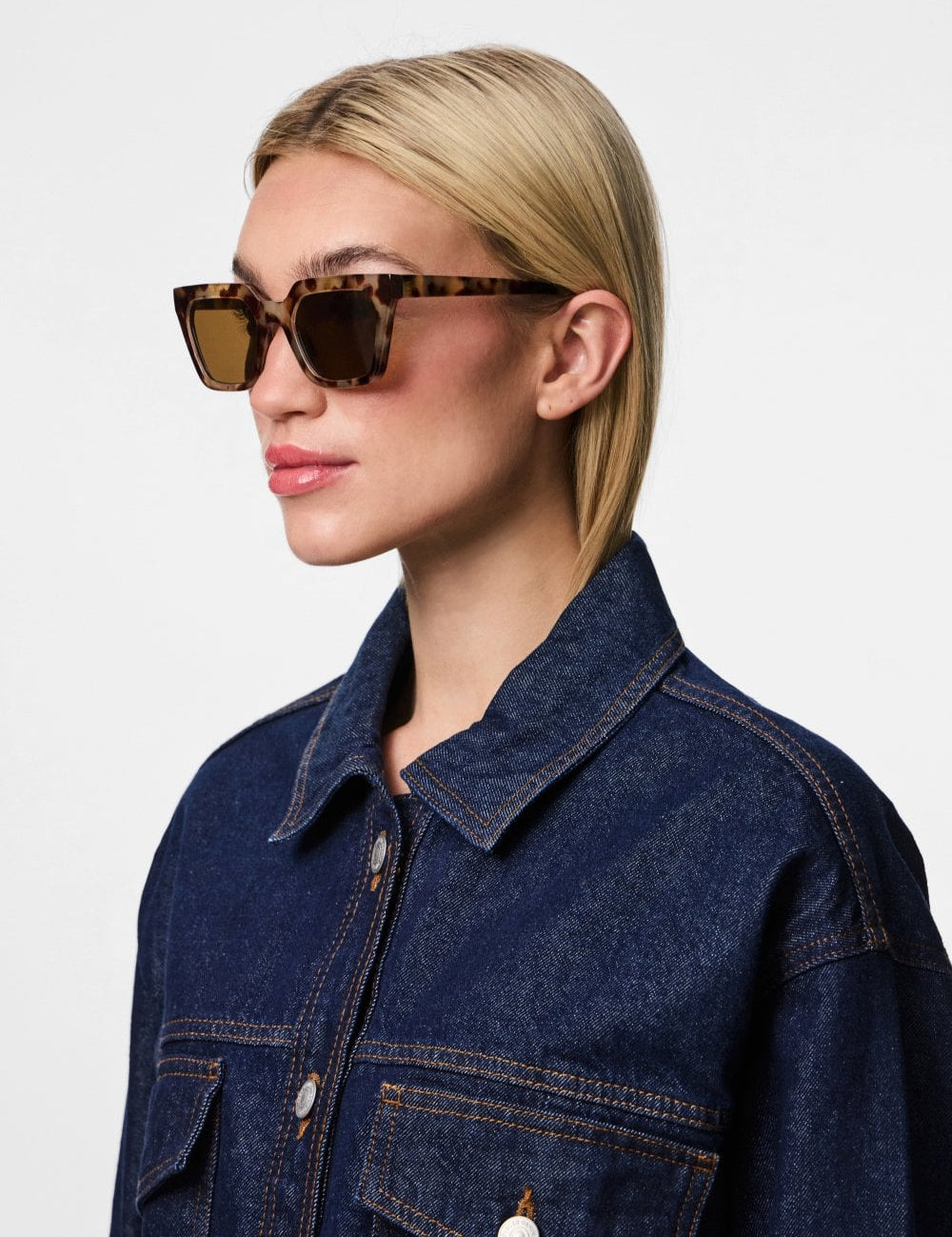 sanna-black-sunglasses-p10637-36655_image.jpg