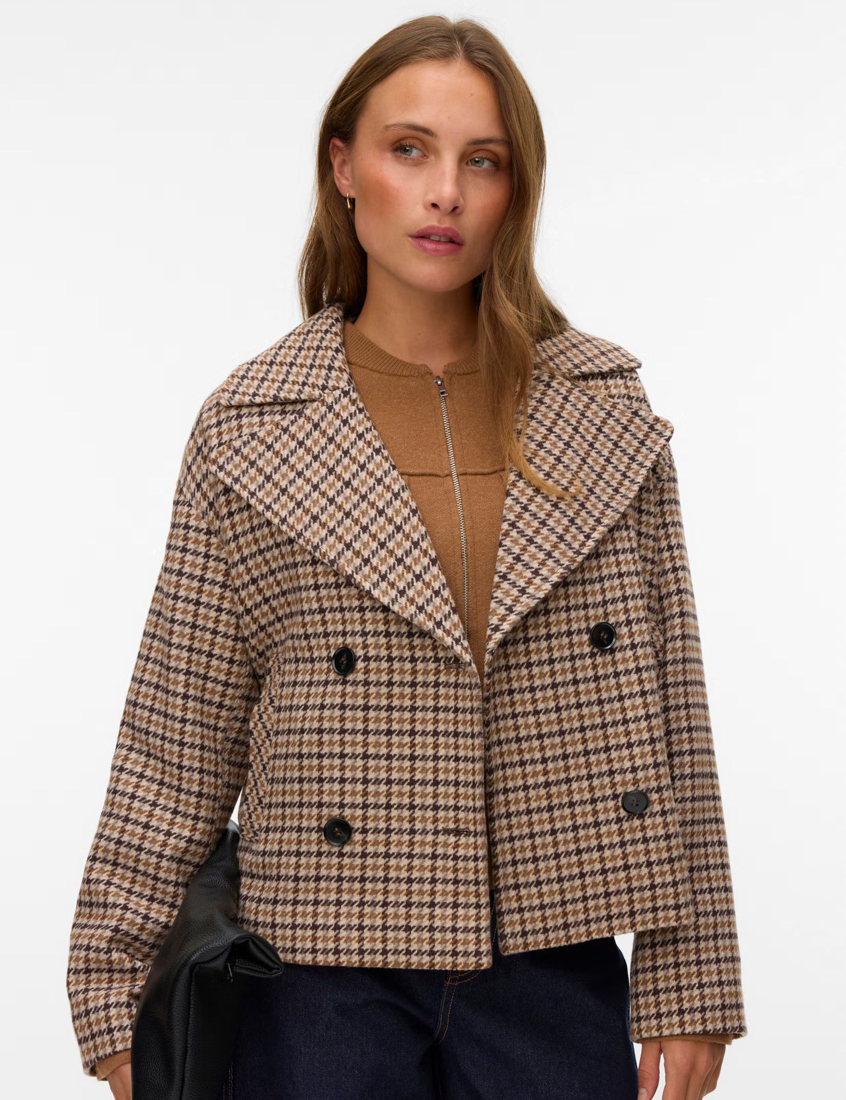 veromoda-vmjackielinecheckshortjacketnoos-brown_1.avif