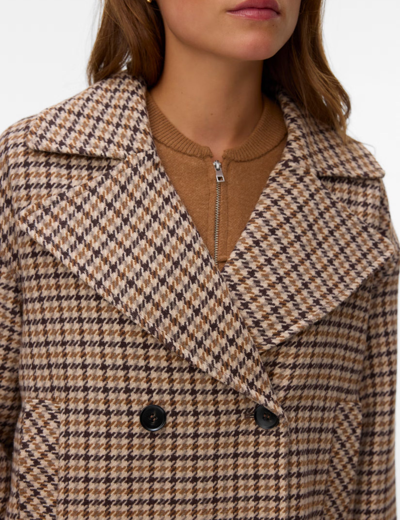 veromoda-vmjackielinecheckshortjacketnoos-brown_2.avif